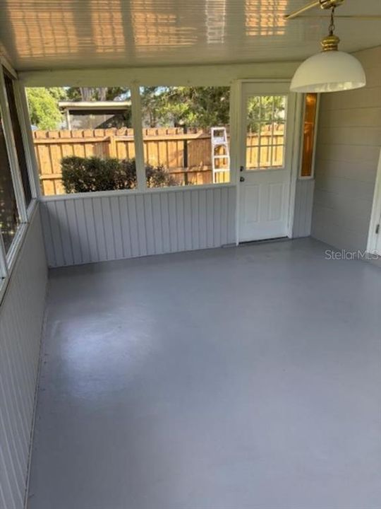 For Sale: $195,000 (2 beds, 1 baths, 786 Square Feet)