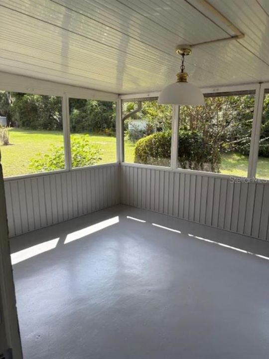 For Sale: $195,000 (2 beds, 1 baths, 786 Square Feet)