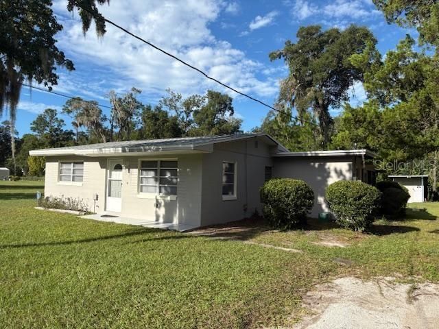 For Sale: $195,000 (2 beds, 1 baths, 786 Square Feet)