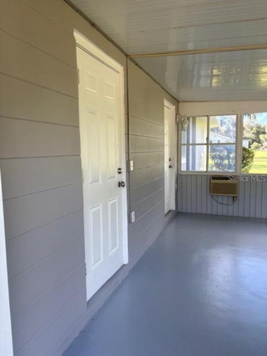 For Sale: $195,000 (2 beds, 1 baths, 786 Square Feet)