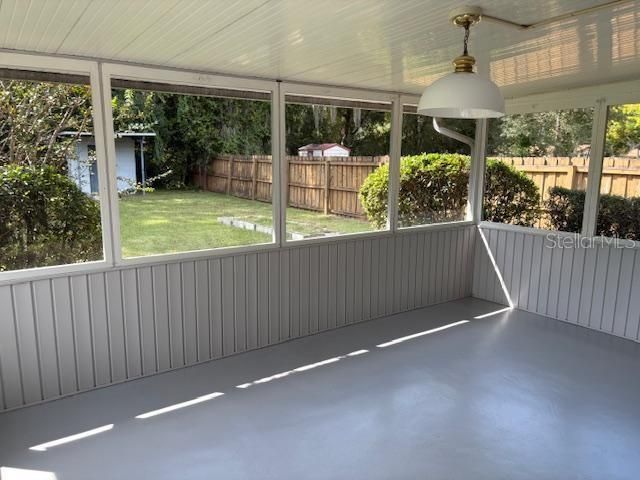 For Sale: $195,000 (2 beds, 1 baths, 786 Square Feet)