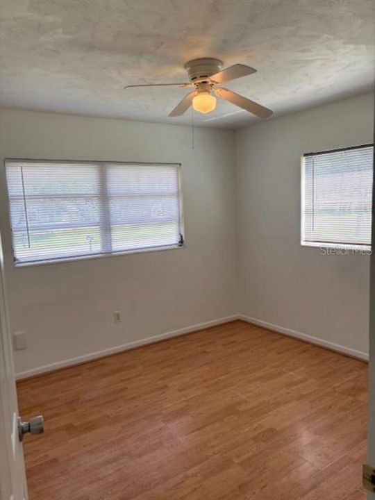 For Sale: $195,000 (2 beds, 1 baths, 786 Square Feet)