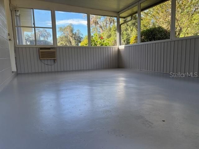 For Sale: $195,000 (2 beds, 1 baths, 786 Square Feet)
