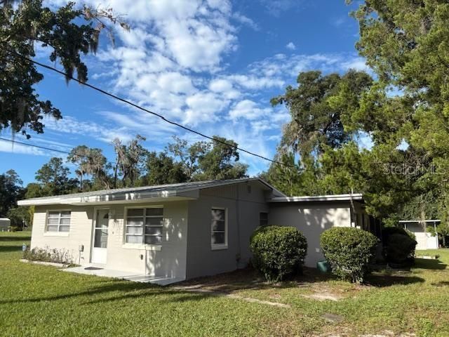 For Sale: $195,000 (2 beds, 1 baths, 786 Square Feet)