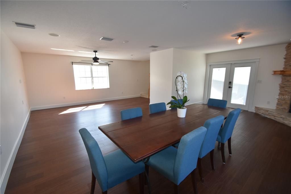 For Sale: $650,000 (5 beds, 3 baths, 2570 Square Feet)
