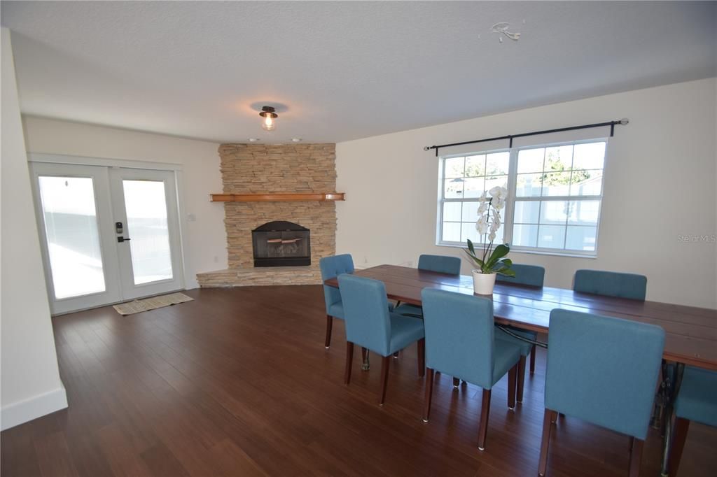 For Sale: $650,000 (5 beds, 3 baths, 2570 Square Feet)