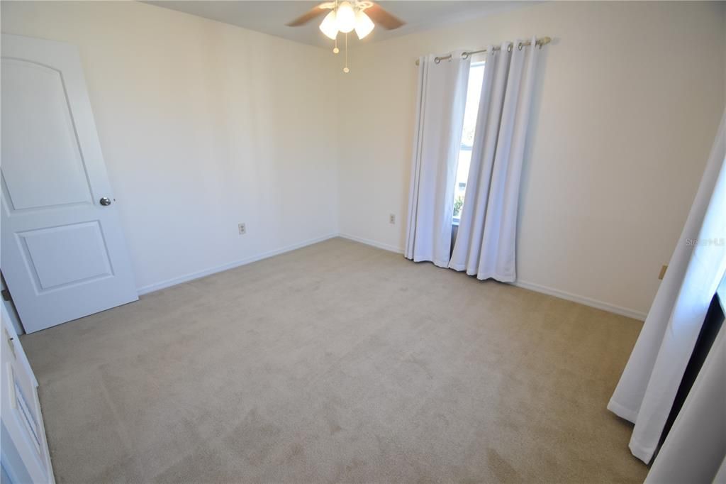 For Sale: $650,000 (5 beds, 3 baths, 2570 Square Feet)