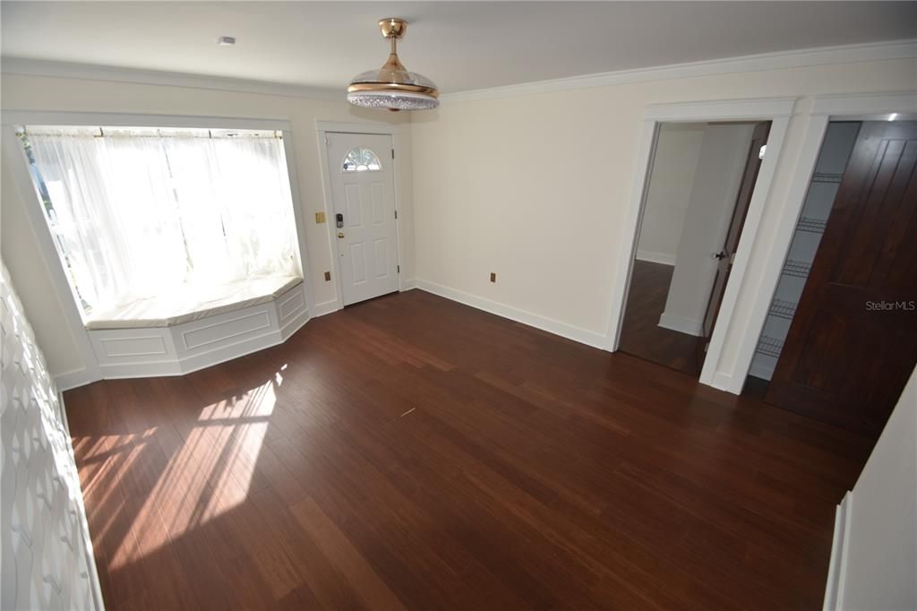 For Sale: $650,000 (5 beds, 3 baths, 2570 Square Feet)