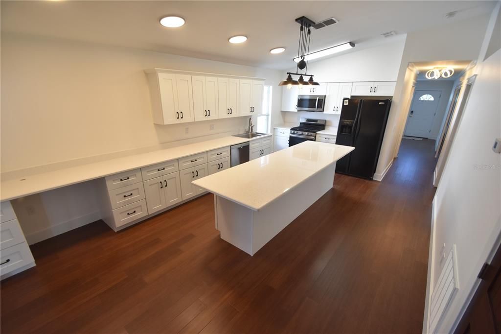 For Sale: $650,000 (5 beds, 3 baths, 2570 Square Feet)