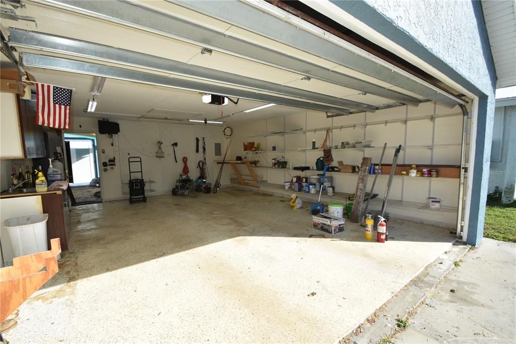 For Sale: $650,000 (5 beds, 3 baths, 2570 Square Feet)