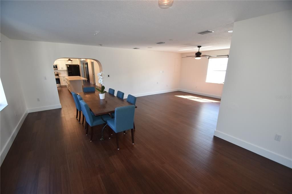 For Sale: $650,000 (5 beds, 3 baths, 2570 Square Feet)