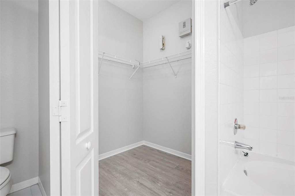 For Rent: $2,300 (3 beds, 2 baths, 1280 Square Feet)
