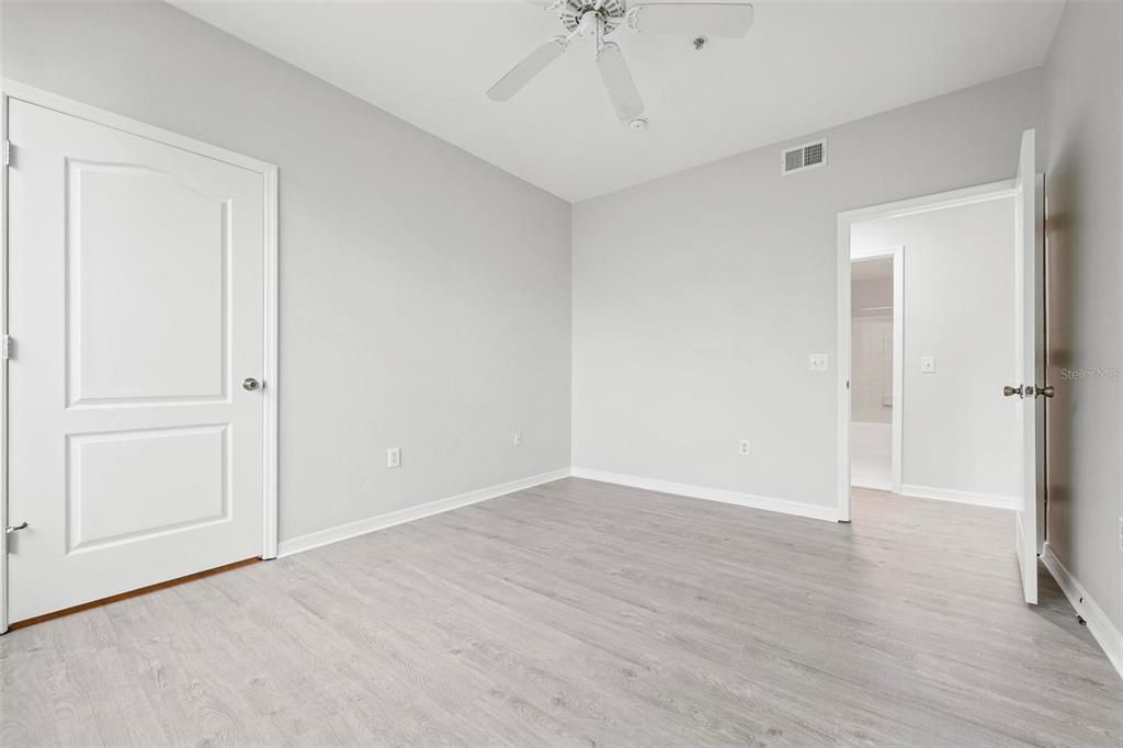 For Rent: $2,300 (3 beds, 2 baths, 1280 Square Feet)