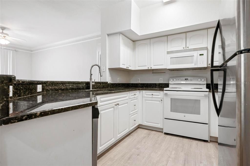 For Rent: $2,300 (3 beds, 2 baths, 1280 Square Feet)