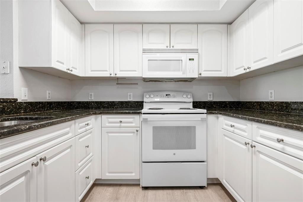 For Rent: $2,300 (3 beds, 2 baths, 1280 Square Feet)