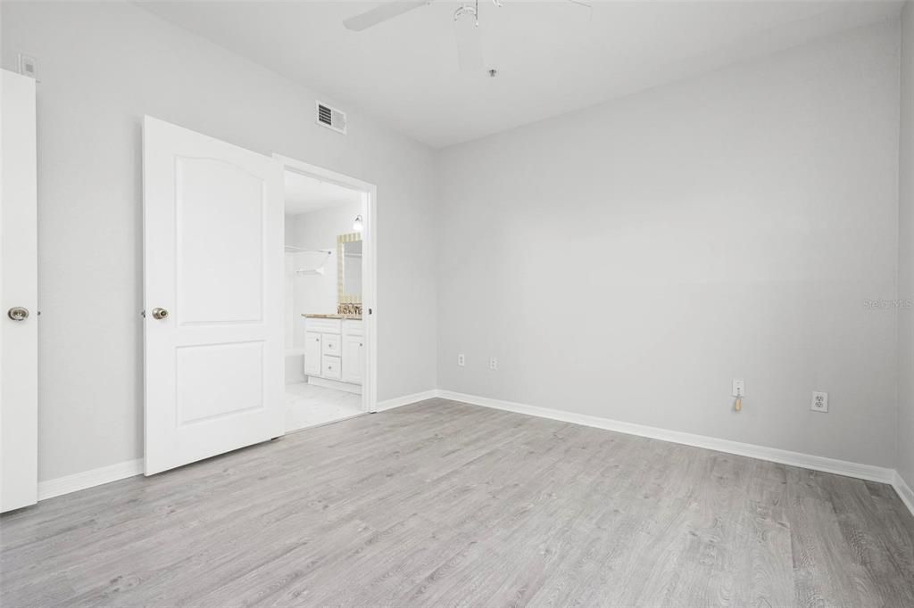 For Rent: $2,300 (3 beds, 2 baths, 1280 Square Feet)
