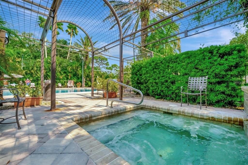 For Rent: $2,300 (3 beds, 2 baths, 1280 Square Feet)