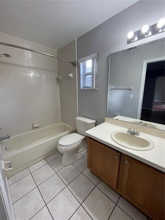 For Rent: $2,095 (3 beds, 2 baths, 1217 Square Feet)