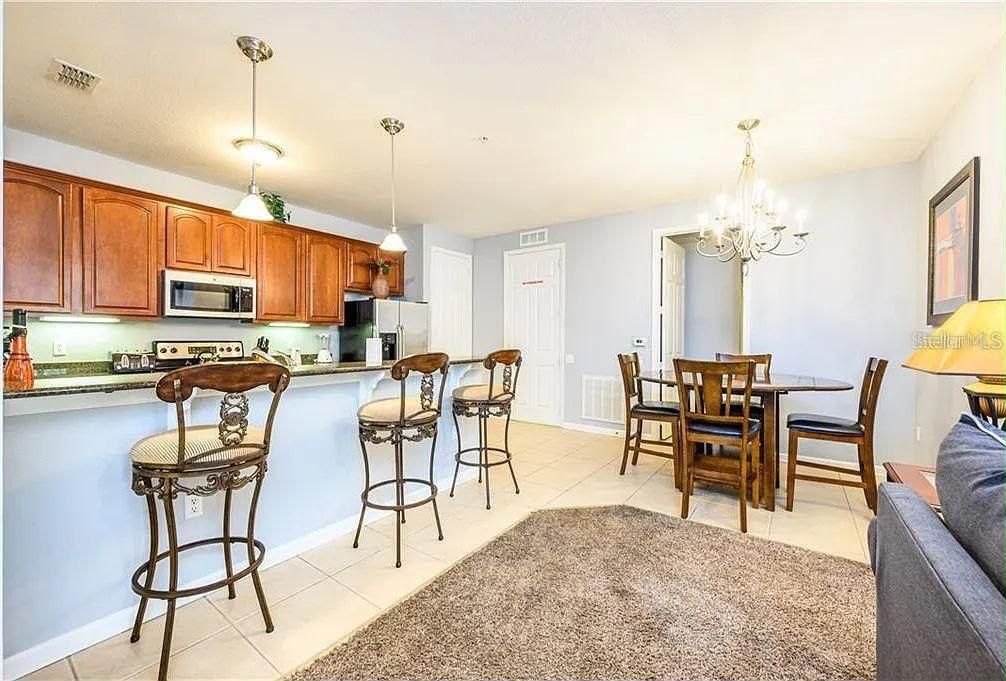 En Venta: $524,500 (2 camas, 2 baños, 1823 Pies cuadrados)