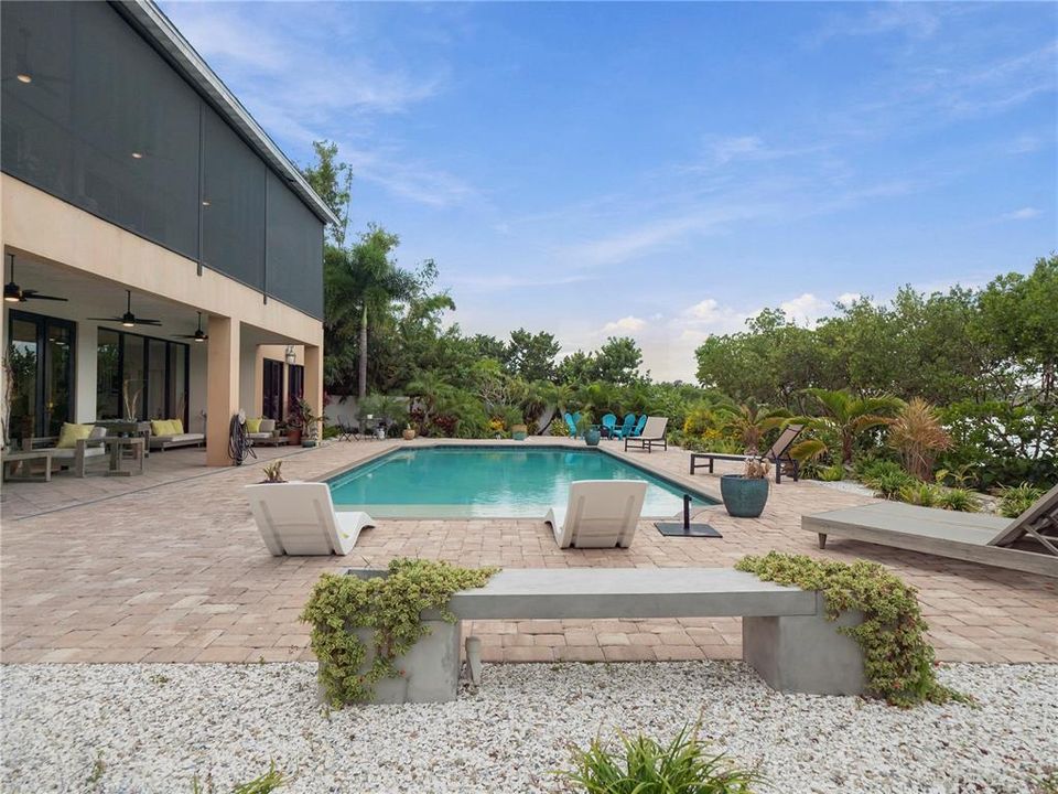 For Sale: $1,349,990 (4 beds, 3 baths, 2489 Square Feet)