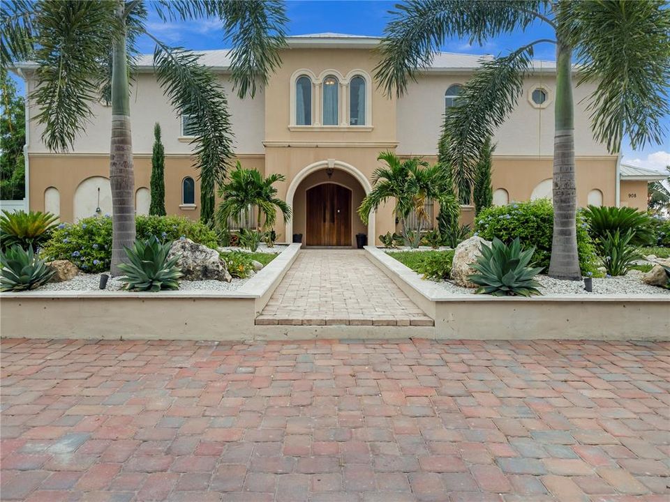 For Sale: $1,349,990 (4 beds, 3 baths, 2489 Square Feet)