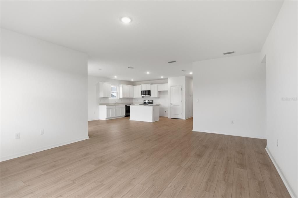 For Sale: $372,869 (4 beds, 2 baths, 1817 Square Feet)