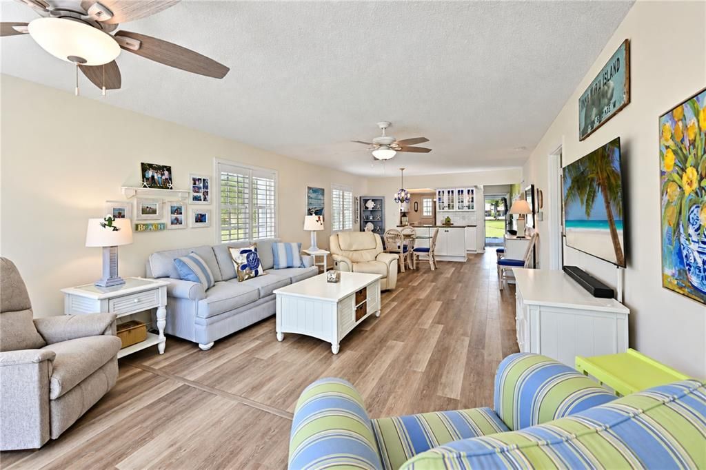 待售: $300,000 (2 贝兹, 2 浴室, 1311 平方英尺)