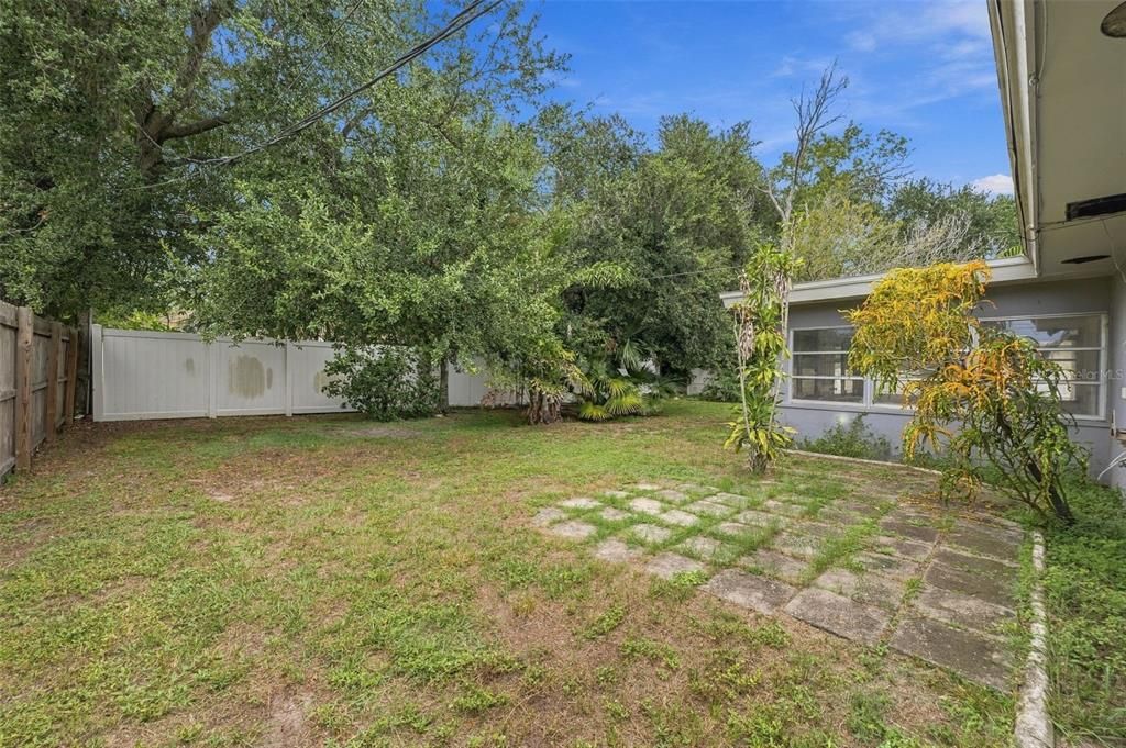 На продажу: $349,999 (2 спален, 2 ванн, 1433 Квадратных фут)