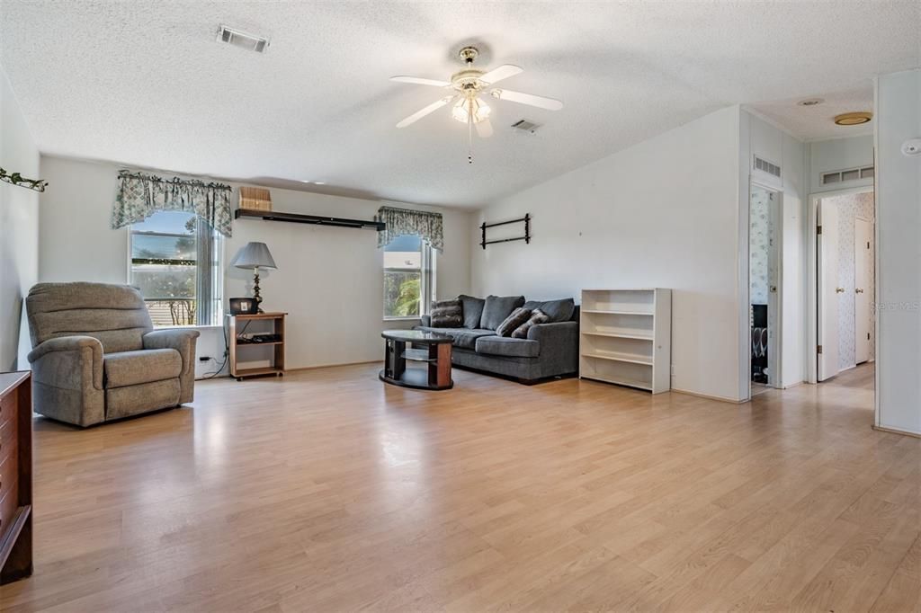 En Venta: $199,000 (3 camas, 2 baños, 1512 Pies cuadrados)
