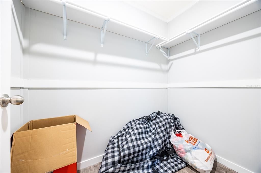 En Venta: $325,000 (4 camas, 2 baños, 2280 Pies cuadrados)