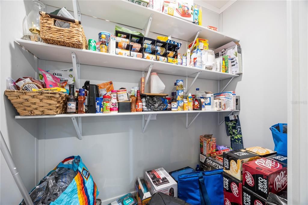 En Venta: $325,000 (4 camas, 2 baños, 2280 Pies cuadrados)