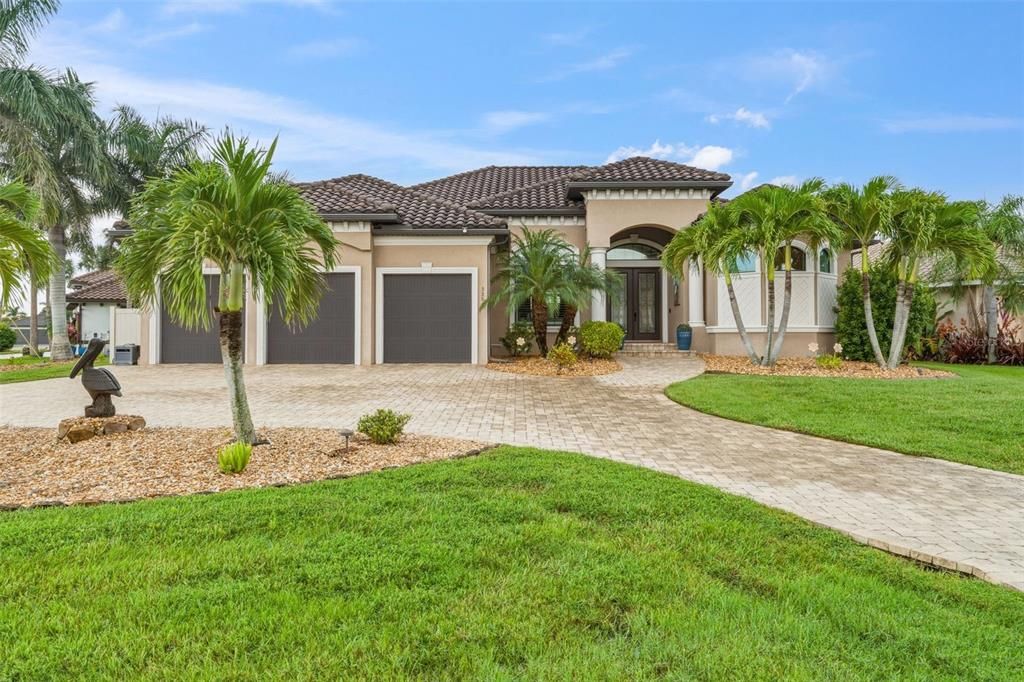 For Sale: $1,150,000 (3 beds, 2 baths, 2457 Square Feet)