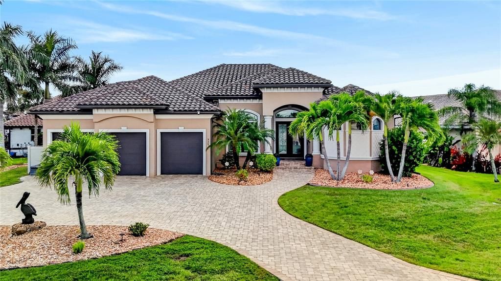 For Sale: $1,150,000 (3 beds, 2 baths, 2457 Square Feet)