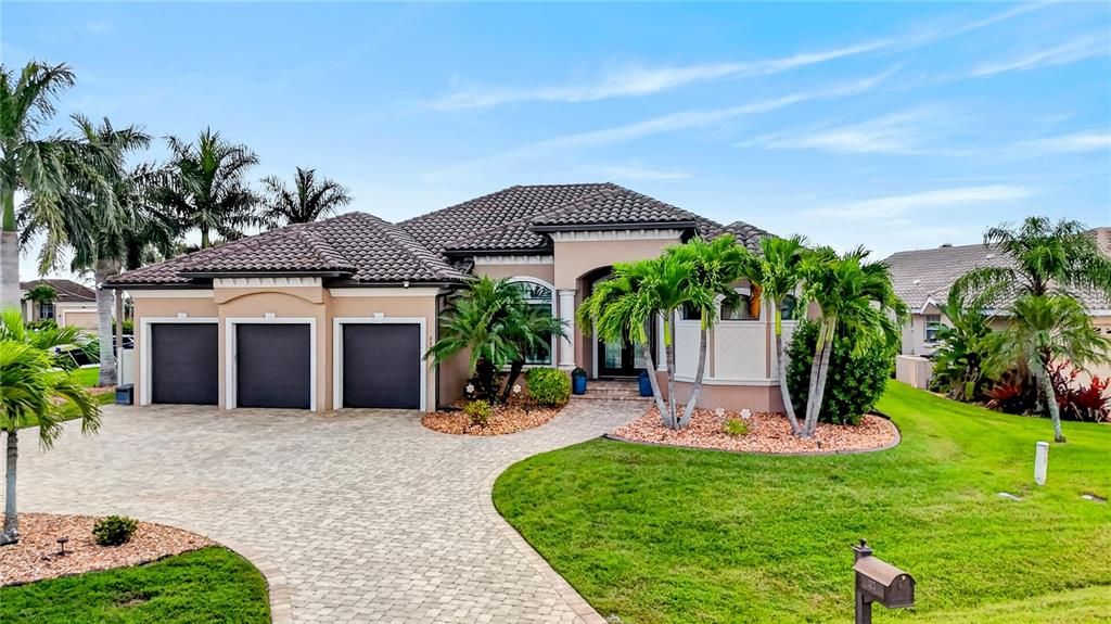 For Sale: $1,150,000 (3 beds, 2 baths, 2457 Square Feet)