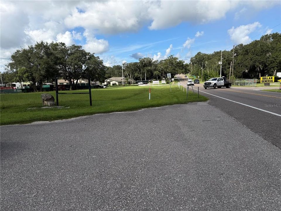 На продажу: $265,000 (1.05 acres)