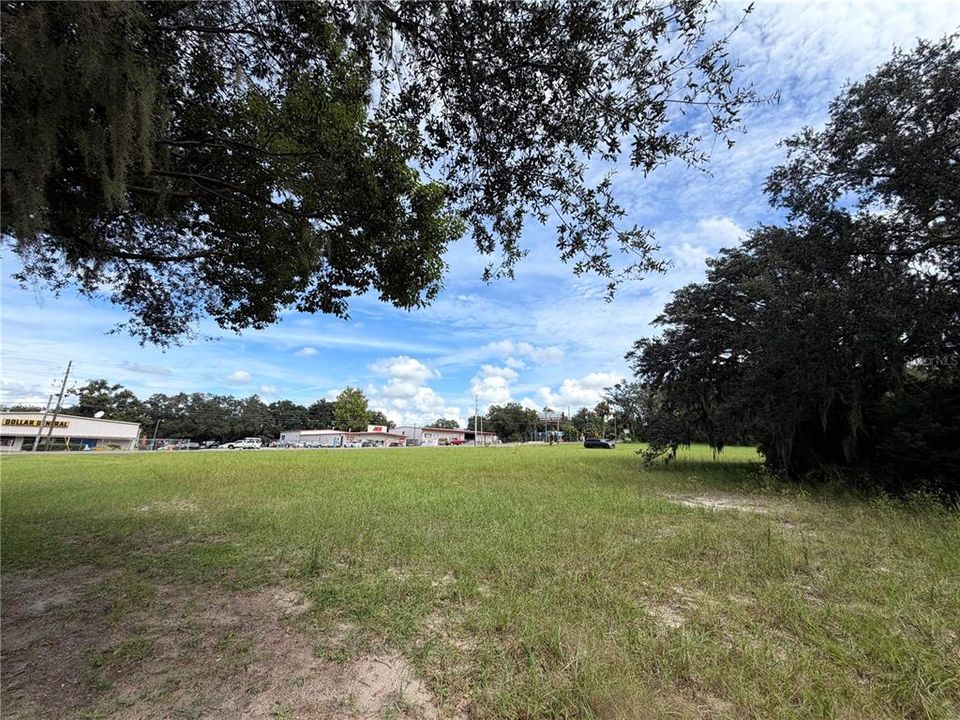 На продажу: $265,000 (1.05 acres)
