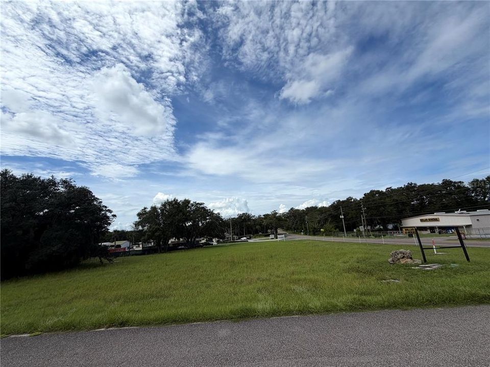 На продажу: $265,000 (1.05 acres)