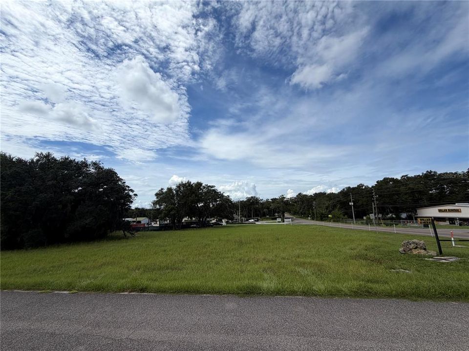 На продажу: $265,000 (1.05 acres)
