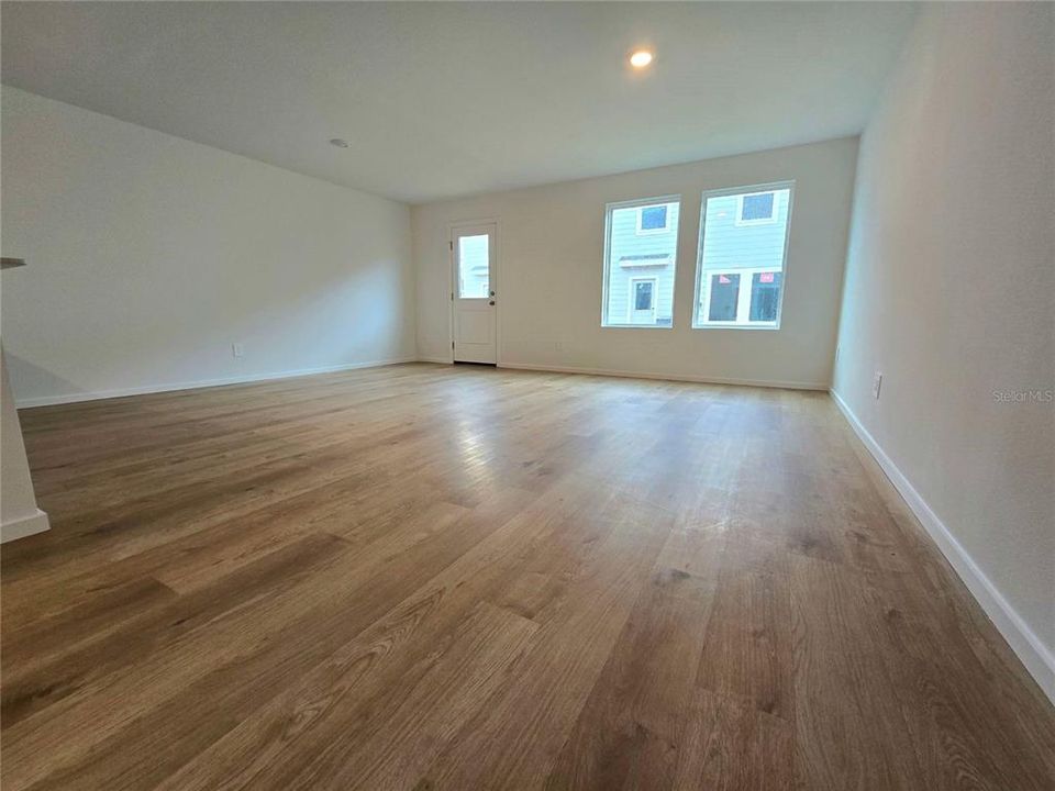 В аренду: $1,800 (3 спален, 2 ванн, 1378 Квадратных фут)