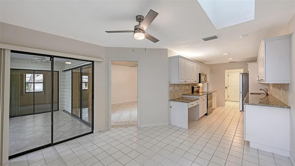 For Rent: $2,800 (2 beds, 2 baths, 1456 Square Feet)
