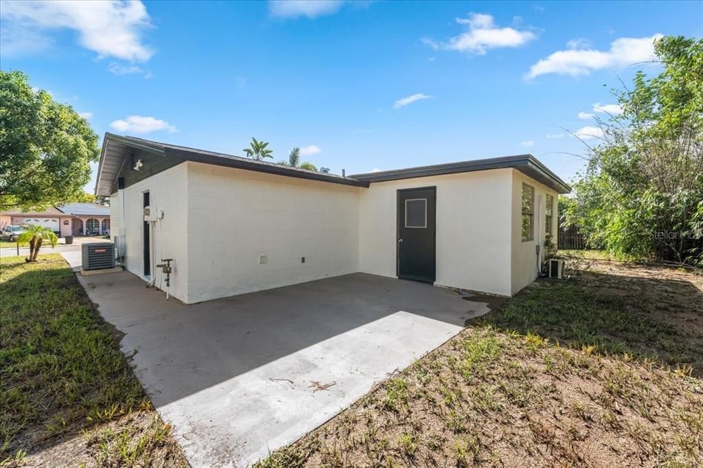 待售: $225,000 (2 贝兹, 1 浴室, 1104 平方英尺)