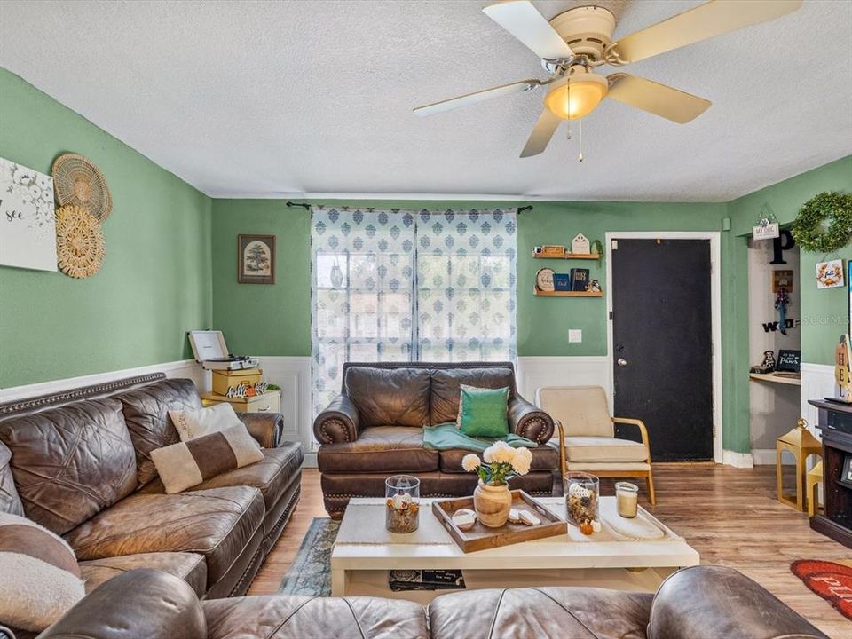 En Venta: $209,500 (2 camas, 1 baños, 806 Pies cuadrados)
