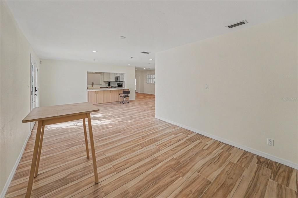 For Sale: $650,000 (4 beds, 3 baths, 2422 Square Feet)