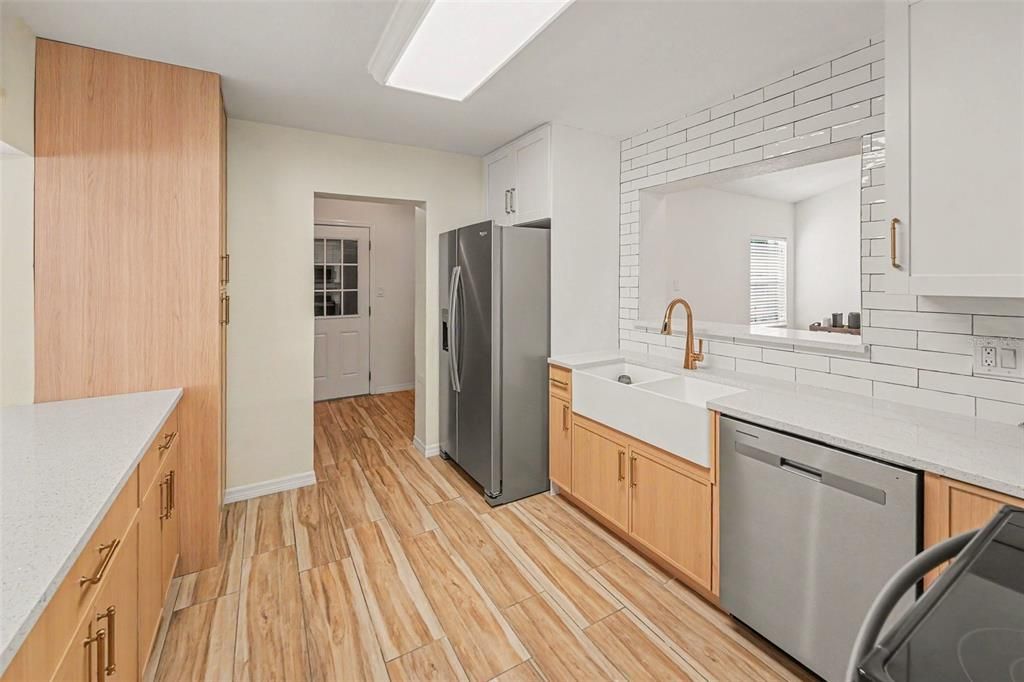 For Sale: $650,000 (4 beds, 3 baths, 2422 Square Feet)