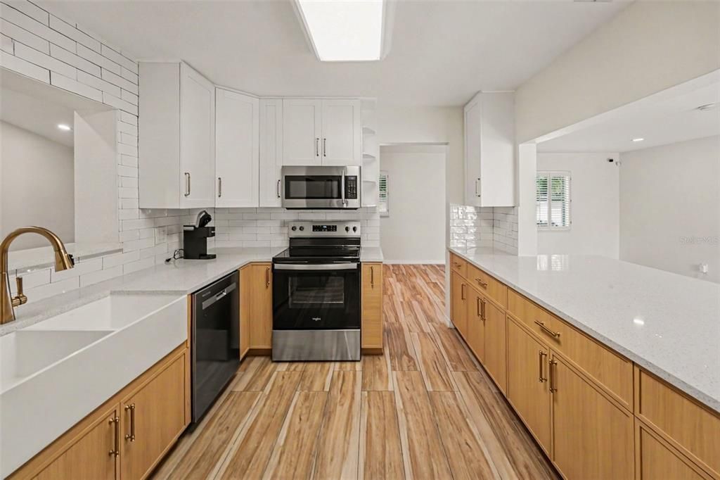 For Sale: $650,000 (4 beds, 3 baths, 2422 Square Feet)