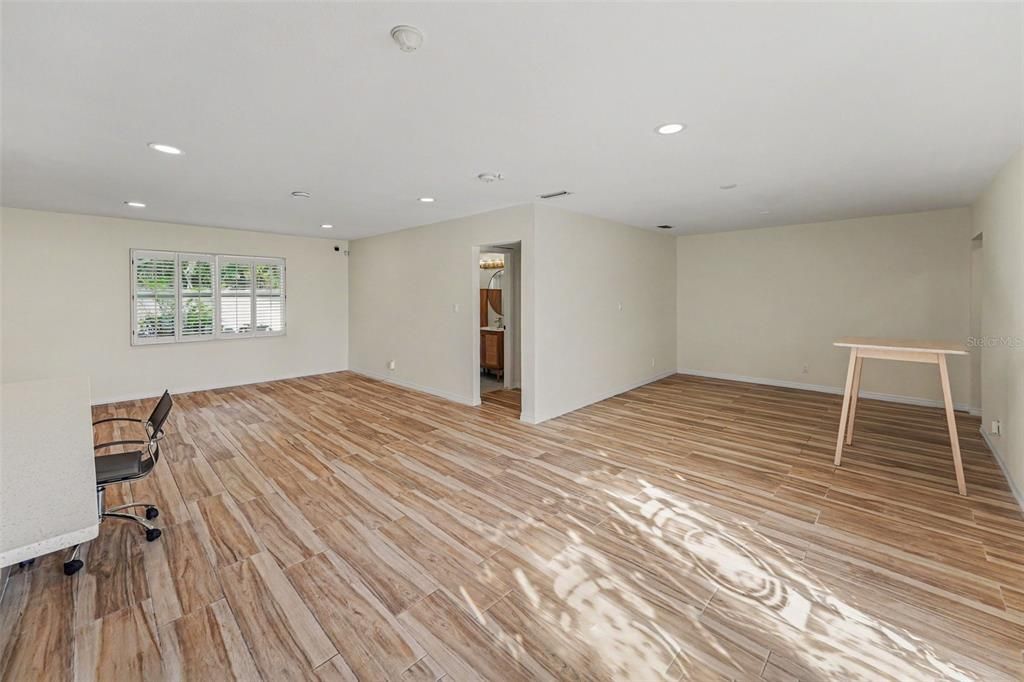 For Sale: $650,000 (4 beds, 3 baths, 2422 Square Feet)