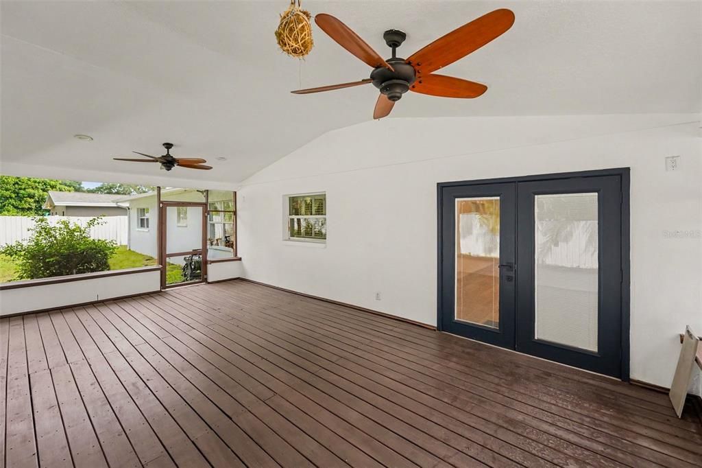 For Sale: $650,000 (4 beds, 3 baths, 2422 Square Feet)