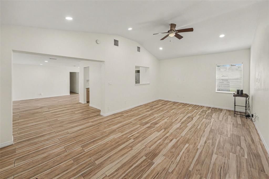 For Sale: $650,000 (4 beds, 3 baths, 2422 Square Feet)