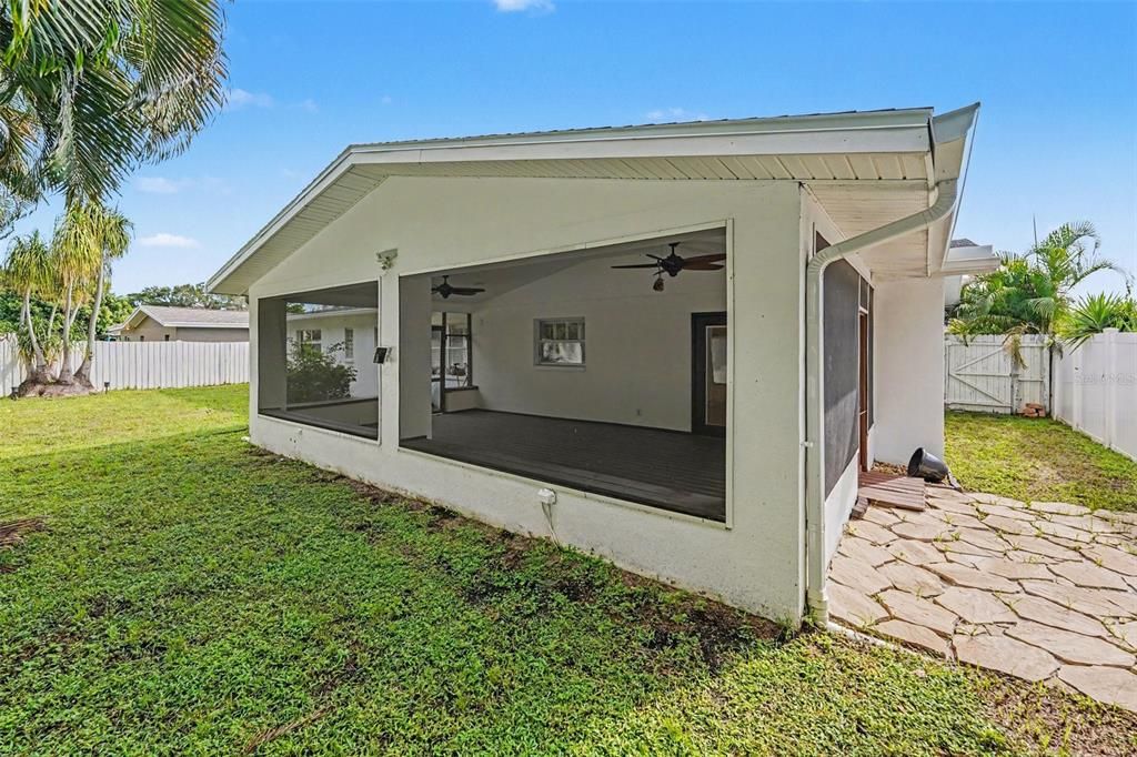 For Sale: $650,000 (4 beds, 3 baths, 2422 Square Feet)