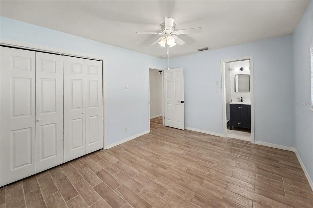 For Sale: $650,000 (4 beds, 3 baths, 2422 Square Feet)
